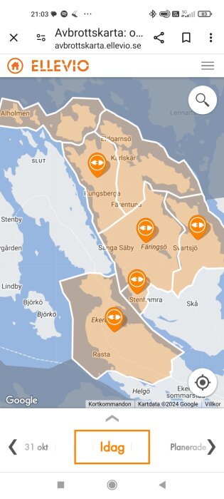 Karta över strömavbrott i områden runt Ekerö, Kungsberga och Färingsö. Markerade platser visar aktuella avbrott den 31 oktober.