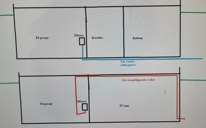 Ritning visar nuvarande och föreslagen VVS-dragning i källaren med vattenledning visad i blått och rött; mätares position markerad.