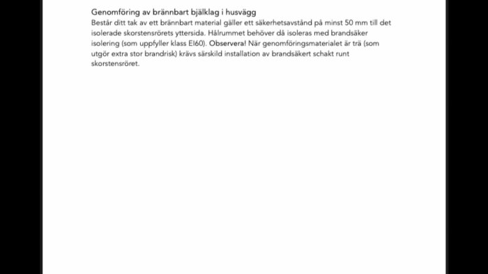 Text från säkerhetsmanualen om brandsäkert avstånd för installation av skorstensrör genom brännbart material.