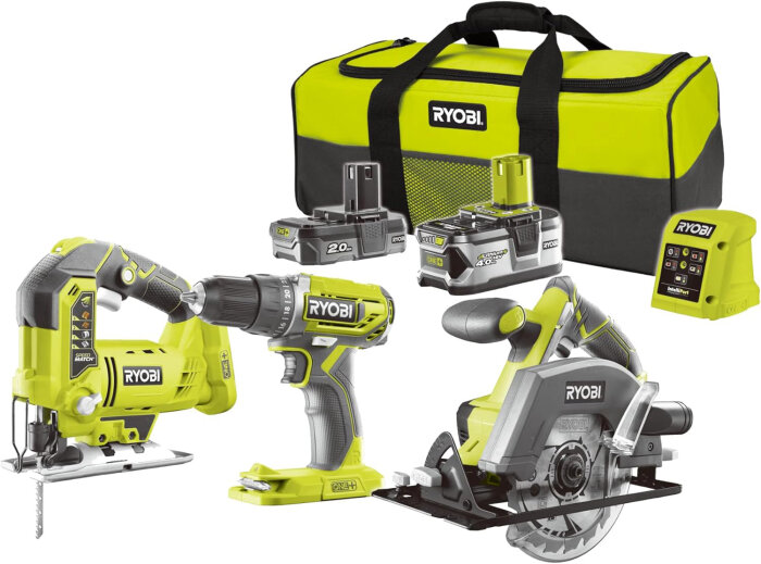 Ryobi ONE+-verktygssats med borrmaskin, sticksåg, cirkelsåg, två batterier och laddare i en grön och svart väska.