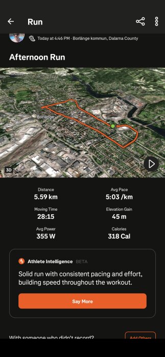 3D-karta över en löprunda i Borlänge med markerad rutt och detaljer som distans (5,59 km), snittempo (5:03/km), och kalorier förbrukade (318 Cal).