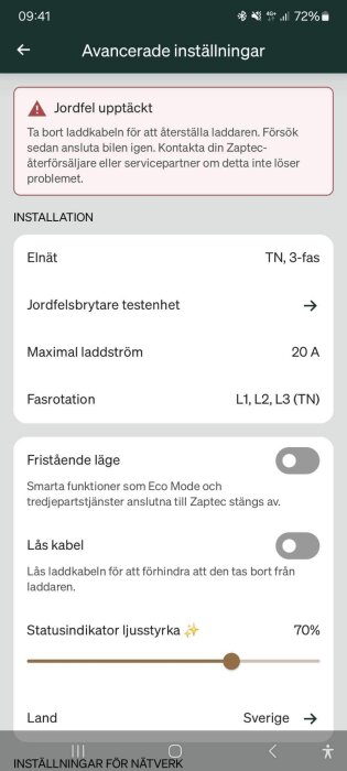 Skärmbild av Zaptec laddinställningar som visar varning om jordfel upptäckt, med instruktioner att återställa laddaren och inställningar för installationsdetaljer.