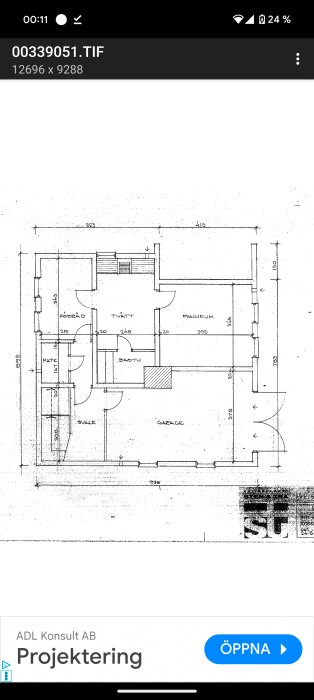 Arkitektritning av husplan med rum som förråd, tvätt, bastu, pannrum och garage tydligt markerade med mått och väggar.