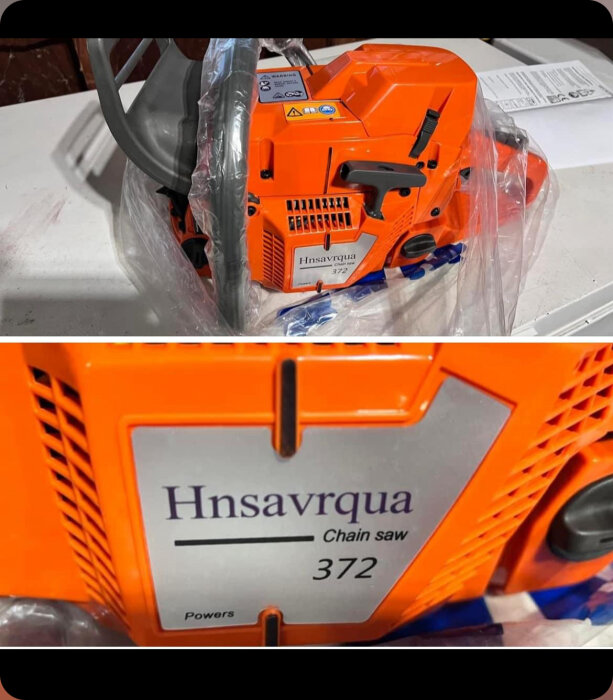 Orange motorsåg med etikett "Hnsavrqua Chain saw 372" inpackad i plast.