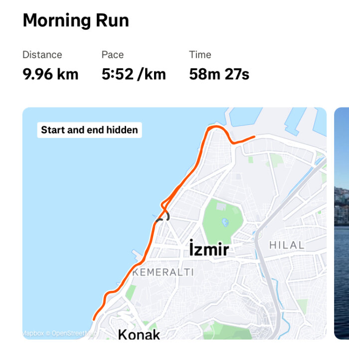 Karta över en löprunda i Izmir, 9,96 km lång, med en sluttid på 58 minuter och 27 sekunder, tempo 5:52 min/km.