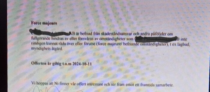 Textdokument med force majeure-klausul och offertdatum; företagsnamn är delvis överstruket. Offerten är giltig till och med 2024-10-11.