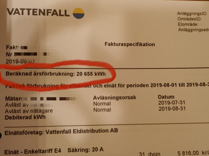 Faktura från Vattenfall visar beräknad årsförbrukning på 20 655 kWh, daterad 2019-09-07, med fakturadetaljer kring förbrukning och avläsning.