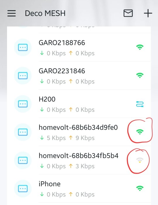 Deco MESH-app visar enheter anslutna till nätverket, med en markerad enhet med svag signalstyrka.