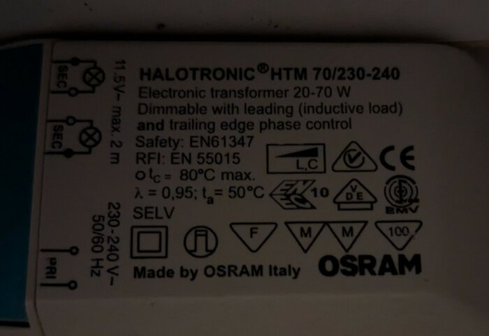 Bild på en Osram elektronisk transformator HTM 70/230-240, 20-70 W, med dimringsfunktion och specifikationer för säkerhet och märkning.