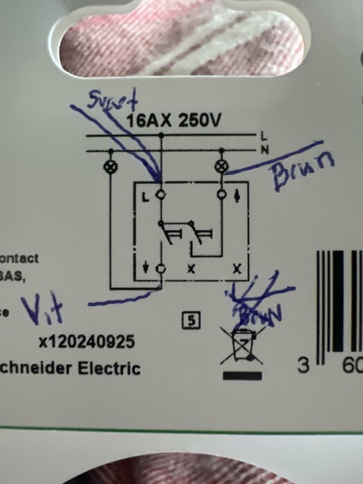 Bild av ett kopplingsschema för en elektrisk brytare, markerat med blått för anslutningar för vit och brun tråd. Text: Schneider Electric.