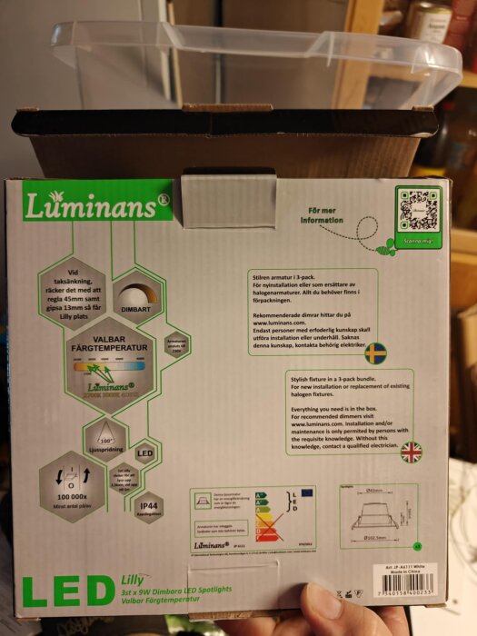 Förpackning med information om Luminans dimbara LED-spotlights för badrumsbelysning, 3-pack, med valbar färgtemperatur och IP44-klassning.