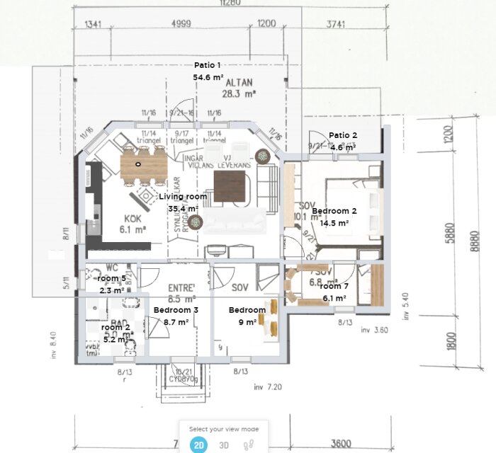 Planritning av en bostad med markerade rum och mått, visar bland annat kök, vardagsrum och sovrum. Röd och grön markering visar förändringar.
