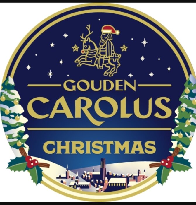 Etikett för "Gouden Carolus Christmas" julöl med jultema, stjärnor och julgransdekorationer.