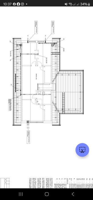 Planritning över ventilation på övervåningen med detaljerade kanaler och positionering av frånluftsdon i snedtak, markerade anteckningar visas.