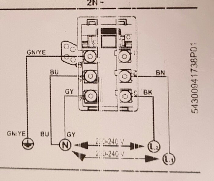 Elektriskt kopplingsschema visar anslutningar med separata svarta och bruna kablar samt färgmärkta ledningar för installation.