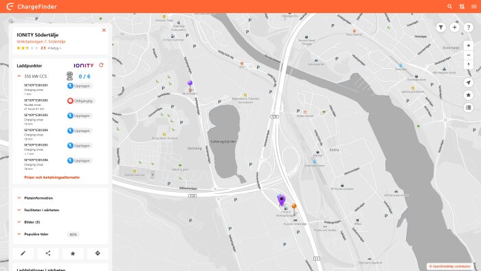 Karta över Södertälje med markerade laddstationer och information om deras tillgänglighet från tjänsten ChargeFinder.