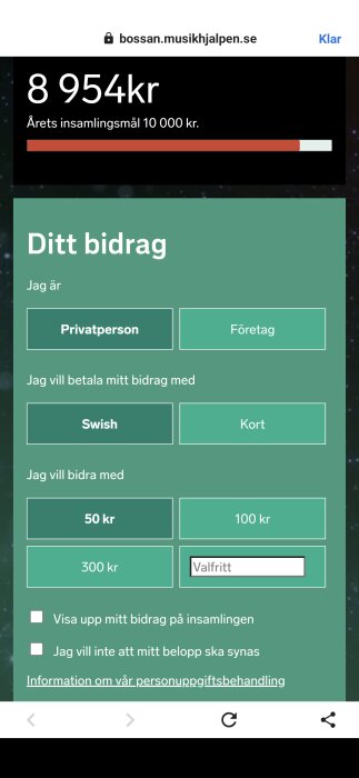 Donationssida för Musikhjälpen med insamlat belopp 8 954 kr av målet 10 000 kr, alternativ för betalning och bidragsstorlek visas.
