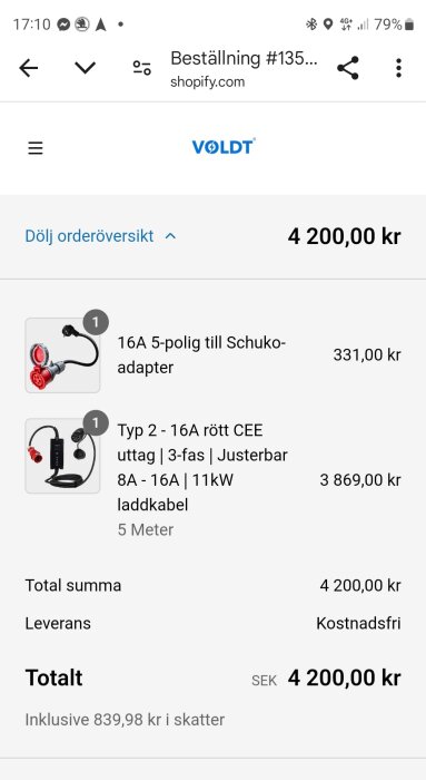 Beställning från Voldt med en 16A 5-polig Schuko-adapter och en 3-fas justerbar laddkabel, total pris 4200 kr inklusive moms.