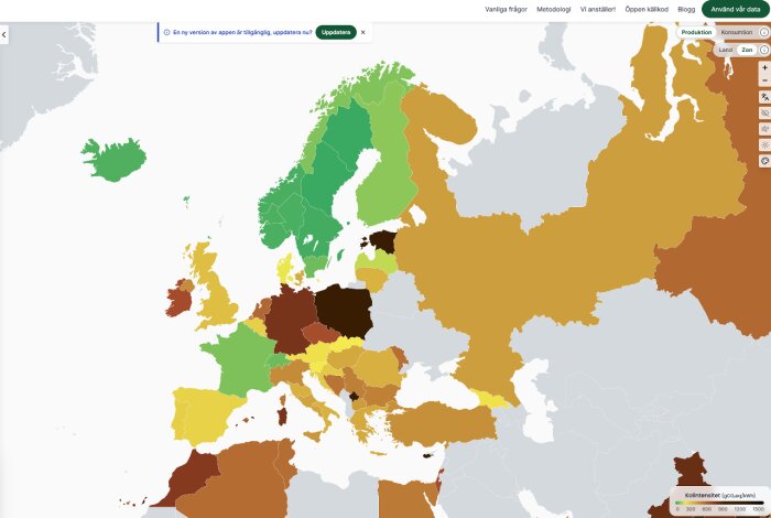 Karta över Europa som visar CO2-utsläpp från elproduktion i olika länder, med färgkodning per kWh.