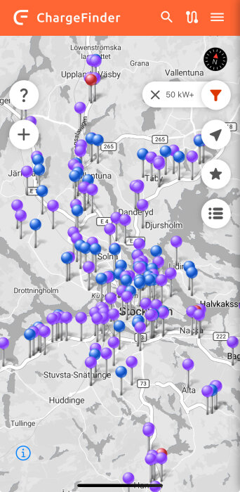 Karta över Stockholmsområdet med markörer för laddstationer, inkluderande Upplands Väsby och omgivande områden.