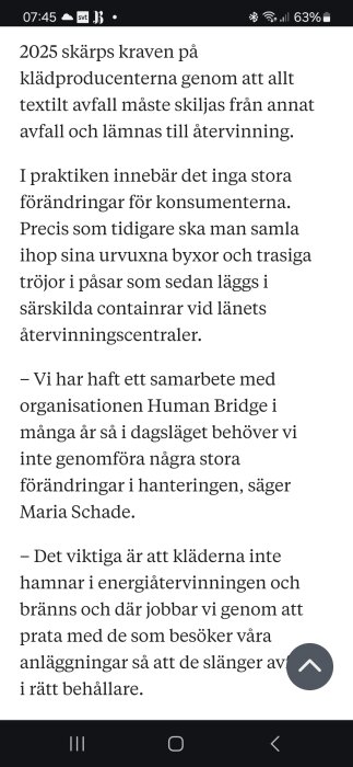 Text om krav på klädåtervinning 2025, information om insamling i Kalmar län och samarbete med Human Bridge för bättre hantering.