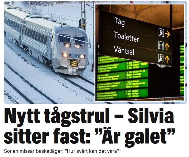 Tåg vid vinterspår, inomhusskyltar och avgångstavla på station.