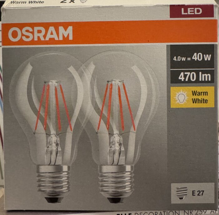 Förpackning med två Osram LED-lampor, 4.0W/40W, 470 lm, varmvit ljus, E27 sockel.