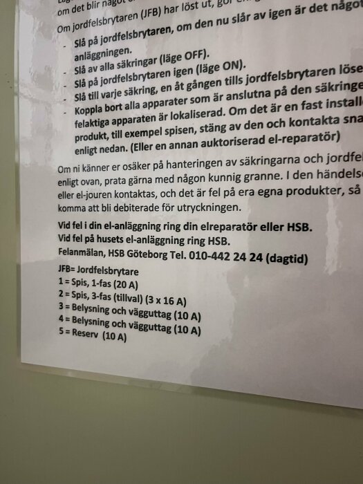 Informationsblad om jordfelsbrytare och säkringsschema, inkluderar instruktioner och kontaktinfo för HSB Göteborg.