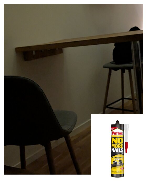 Barbord fastsatt i väggen med limmet Pattex "No More Nails", stående stolar och golv av trä.