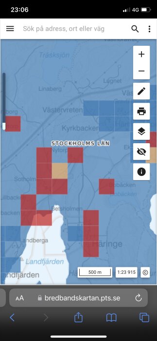 Karta från bredbandskartan.pts.se som visar olika områden färgkodade som gult, rött och blått i Stockholms län för fiberstatus.