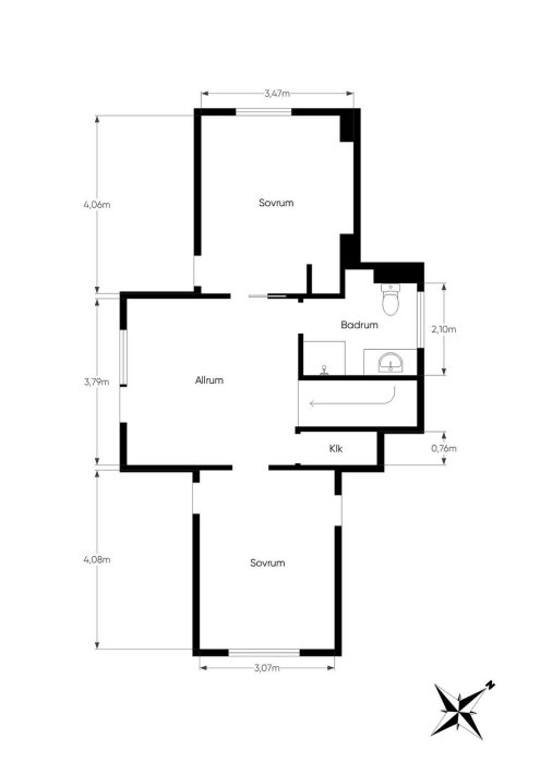 Planritning av en bostad med två sovrum, allrum, badrum och klädkammare, markerade med måttangivelser.