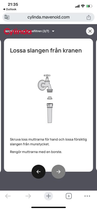 Instruktioner för att lossa en slang från en vattenkran, samt rengöring av muttrar med borste.