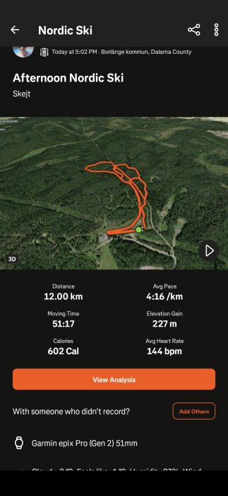 3D-karta av en 12 km lång nordisk skidtur i Borlänge, med statistik som tid, kalorier, och höjdmeter. Rutt markerad med orange linje.