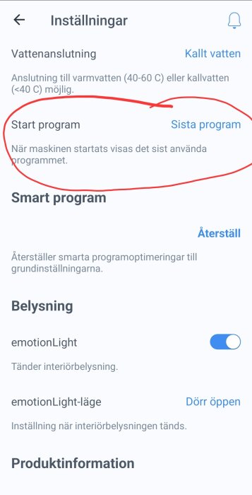 Skärmbild av Siemens appinställningar, visar alternativ för vattenanslutning, programstart, smarta program och emotionLight.