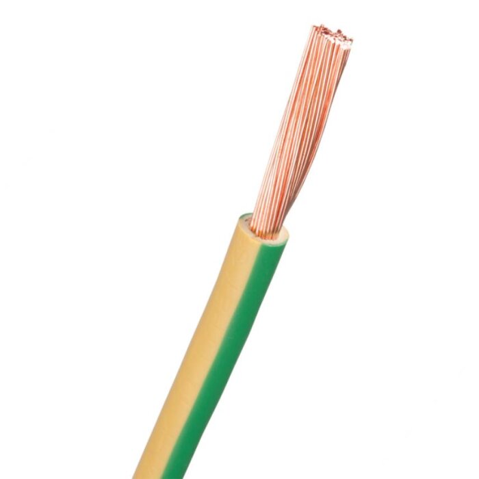 Gulgrön elkabel med exponerade kardeler av koppar.