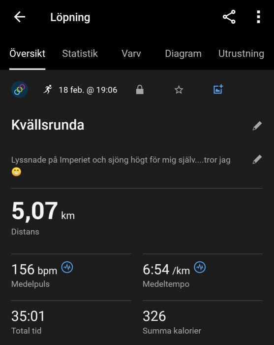 Löpapp som visar en kvällsrunda: 5,07 km, 35:01 min, 156 bpm medelpuls, 6:54 min/km tempo och 326 kalorier brända.