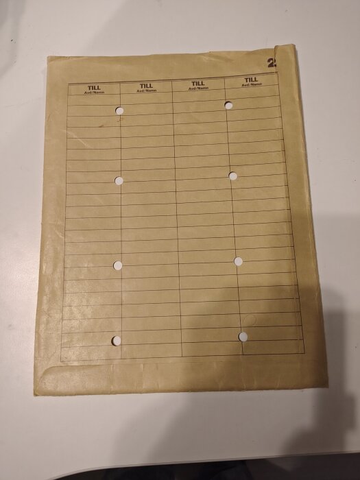 Tabellformulär från tidigt 90-tal med kolumner för "TILL" och "Avd/Namn", hålslaget papper.