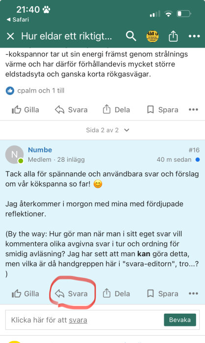 Skärmdump av ett forum inlägg där texten är markerad med rött för att visa pilen bredvid "Svara"-knappen.