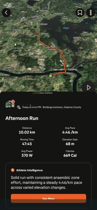 Karta som visar en eftermiddagslöpning i Dalarna, 10,02 km på 47:45 med en medelhastighet av 4:46/km, höjdökning 68 m och förbrända kalorier 669.