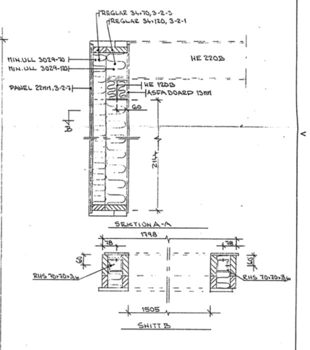 Byggnadsritning av en väggsektion från 1980-talet med angivna mått för reglar, panel och isolering.