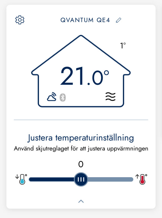 Smart termostatdisplay visar 21°C med justeringsreglage för uppvärmning. Temperaturinställning anges med husikon.