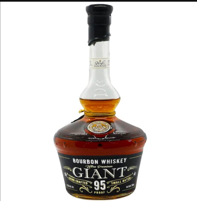 Flaska med Bourbon Whiskey märkt "Giant 95 Proof", handgjord och småskalig produktion.