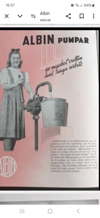 Reklamaffisch för Albin-pumpar med en kvinna som visar en pump och hink, texten lovar enkel vattenpumpning.