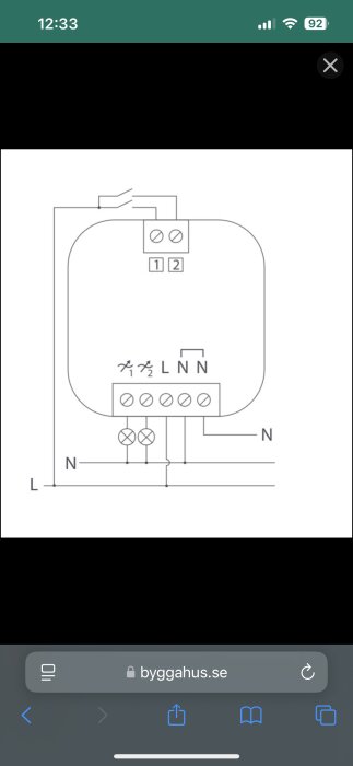 Kopplingsschema för Plejd-enhet med anslutningar för två ställare, visande anslutning av fas och nolla, med fokus på neutral anslutning.