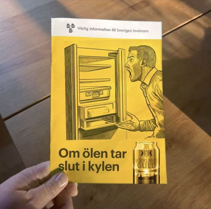 Broschyr med texten "Om ölen tar slut i kylen" och en illustration av en man som tittar in i ett tomt kylskåp.