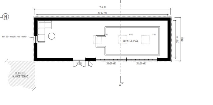 Ritning av komplements hus med inomhuspool, visar placering och mått samt relation till befintlig huvudbyggnad.
