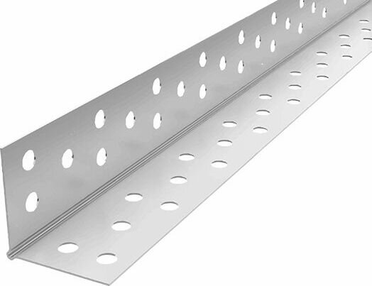 Metallhörnskydd med hål för montering, används för kantförstärkning på gipsväggar eller plywoodlådor.