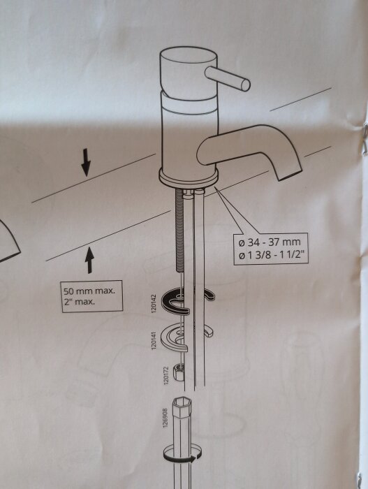 Illustration av blandarens monteringsanvisning för handfat med detaljerade mått och komponenter.