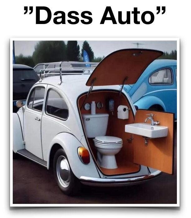 Bil vars bagageutrymme är ombyggt till ett badrum med toalett och handfat, med texten "Dass Auto" ovanför.