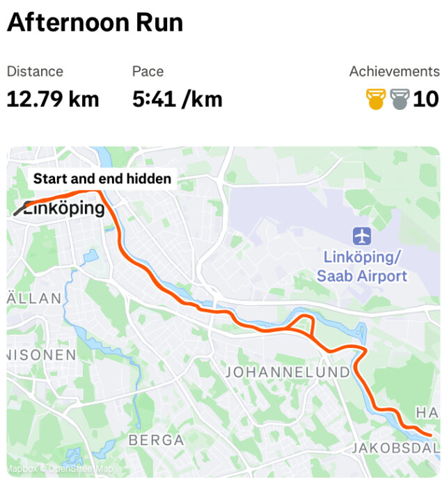 Karta som visar en löprunda i Linköping, 12,79 km lång, med en hastighet av 5:41/km. Start och slutpunkt är dolda.